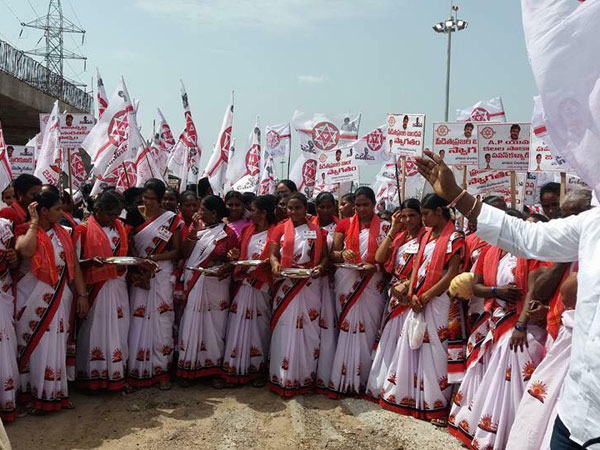 కల్యాణ్ బాబు ఫాలోయింగ్ ఒక డిఫరెంట్ ఫాలోయింగ్