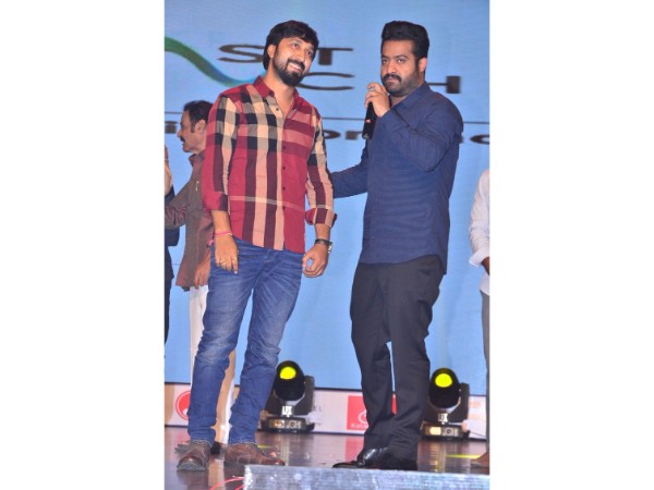 బాబీ కథ చెప్పగానే భయపడిపోయాను