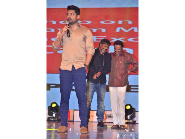 చోటన్న ప్రెషర్ అంతా ఆయన భుజాలపై