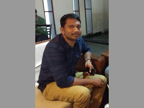 కాస్త మీ గురించి కుడా చెప్పండి.. ఇంతకీ మీరు ఈ లైన్ లోకి ఎలా వచ్చారు? సాహిత్యం ఎలా అలవాటయ్యింది.