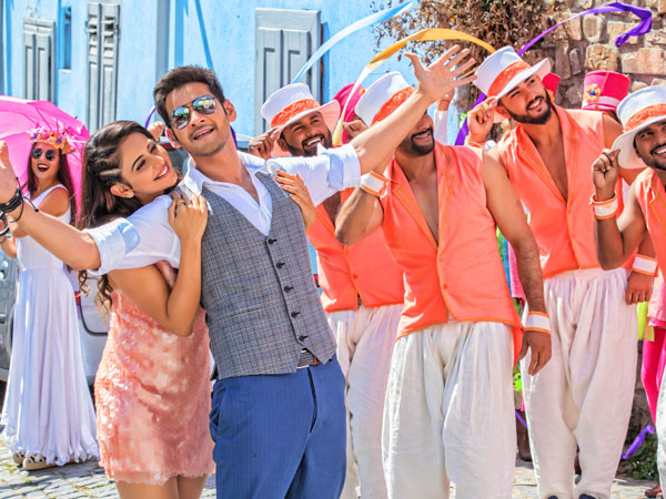 గ్రాండ్గా ప్రీ రిలీజ్ ఫంక్షన్