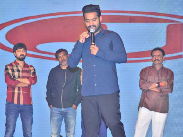 రక్తం ధారపోసి మీ అందరితో ఇలాగే ఉండిపోతా... ఎన్టీఆర్ ఎమోషనల్ స్పీచ్