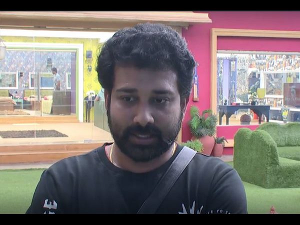 తనదైన శైలిలో రాణిస్తున్నారు...