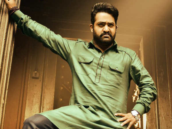 సెకండాఫ్లో తొలి పది నిమిషాలు స్లోగా
