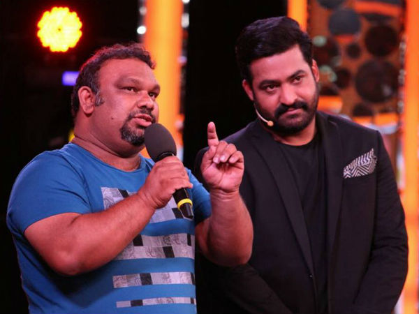 తారకను పొగిడిన నోటితో...