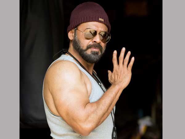 దర్శకుడు ఎవరు?