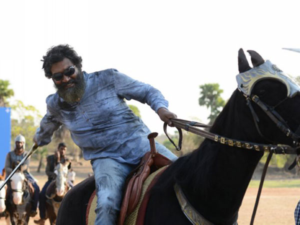 వెబ్సైట్లు పబ్బం గడుపుకోవడానికి