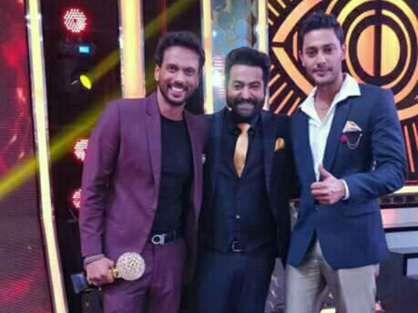 తారక్ వల్లే