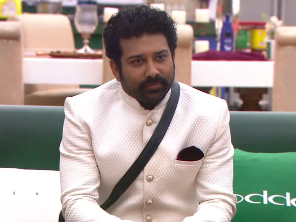 పవన్ కళ్యాణ్తో పరిచయం