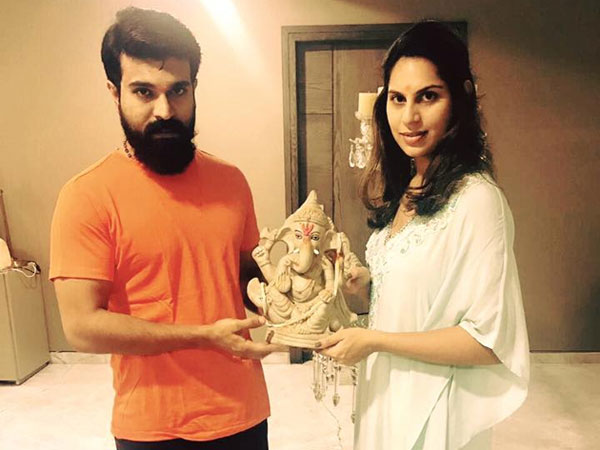 Ram Charan, Upasana Kamineni Wave Goodbye to Ganesh Ram Charan, Upasana Kamineni Wave Goodbye to Ganesh