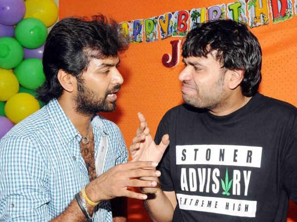 kollywood Heros Jai, Premji Escape Unhurt In Road Accident kollywood Heros Jai, Premji Escape Unhurt In Road Accident