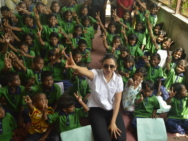 Rakul Preet Singh celebrates Birthday with orphan children Rakul Preet Singh celebrates Birthday with orphan children