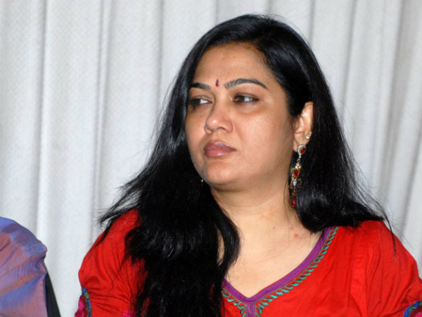 సినీ తారలపై బూతులు
