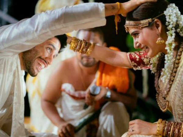 సమంత వినయంగా