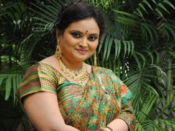 వివాహం తర్వాత నటనకు దూరం