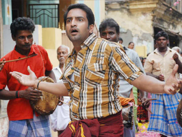 డబ్బు తిరిగి ఇవ్వవలసిందిగా డిమాండ్