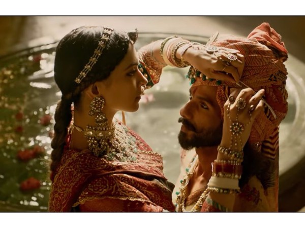 కళ్లకు కట్టినట్లుగా...
