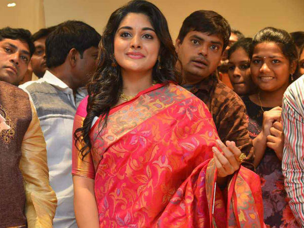 నివేదా థామస్