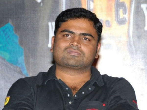 లొకేషన్స్ సెర్చ్ చేస్తున్నాడు