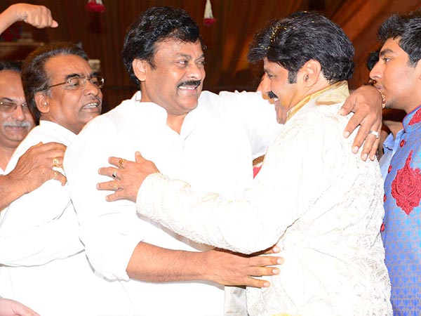 ఫ్యాన్స్ అండదండలు