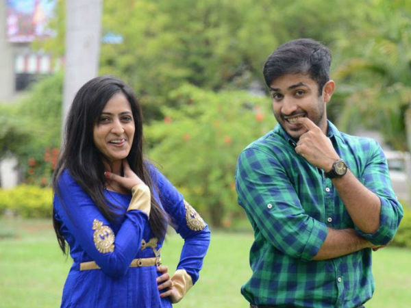 ప్రేమించుకుంటున్నారేమో అనుకునేంతగా