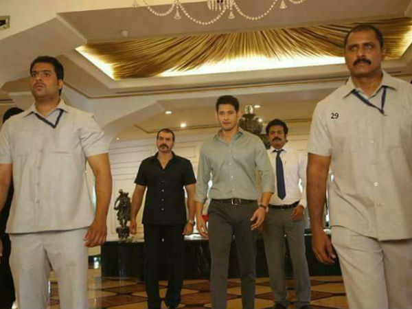 ఇప్పటికే కొన్ని ఫోటోస్ లీక్