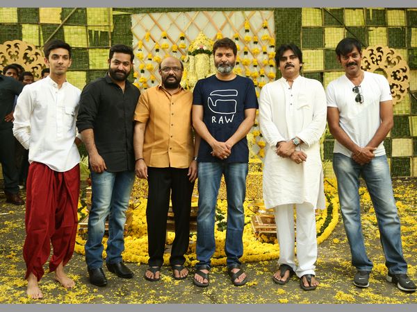 చీఫ్ గెస్టుగా హాజరైన పవన్ కళ్యాణ్