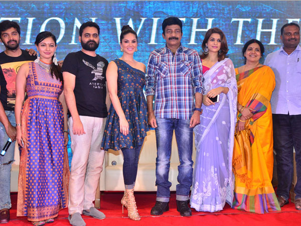 అమ్మ జ్ఞాపకంతో కంటతడి పెట్టిన రాజశేఖర్