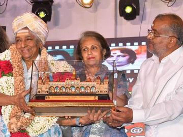 ఓ స్వచ్ఛంద సంస్థ కోసం