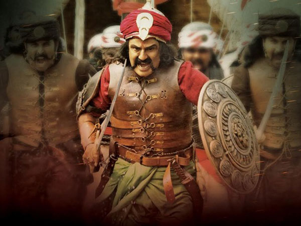 బాలకృష్ణ గుర్రంపై నుంచి పడిపోయారు