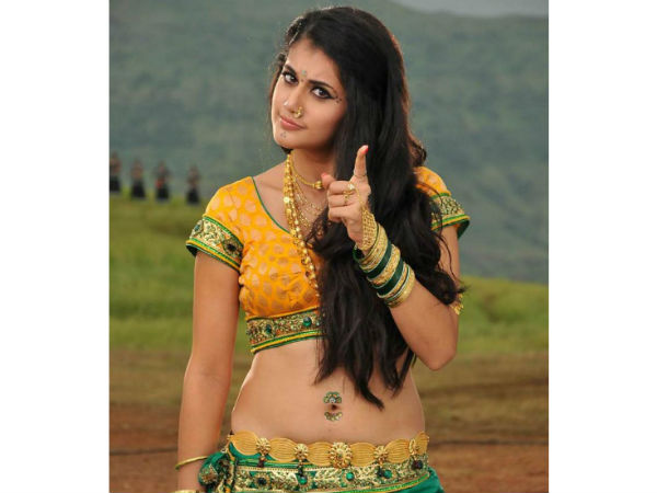 Bollywood peaople slam Taapsee for Tapsee Comments on Bollywood film makers, and heros Bollywood peaople slam Taapsee for Tapsee Comments on Bollywood film makers, and heros