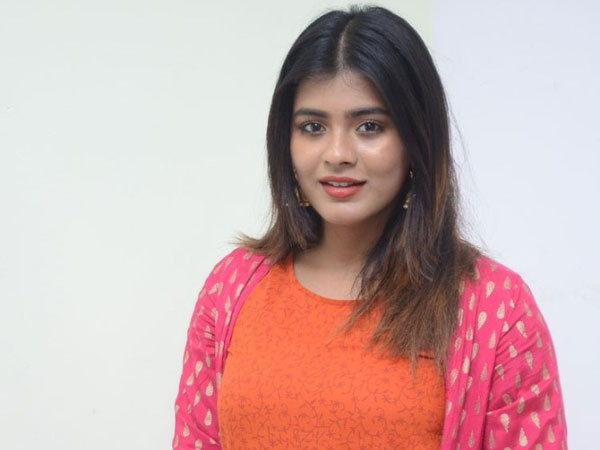 నెర్వస్గా ఫీల్ అవుతున్నాను..