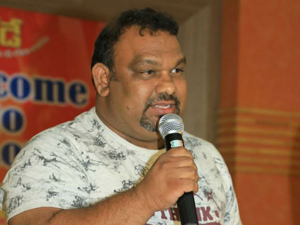 పొలిటికల్ విమర్శలతో ముదిరింది