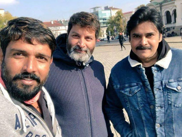 అతడి చుట్టూ కామెడీ