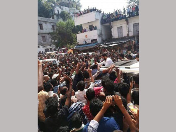 జై ఎన్టీఆర్ అంటూ నినాదాలు