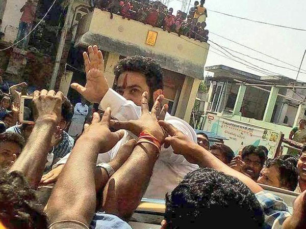 బౌన్సర్లతో వాగ్వివాదం
