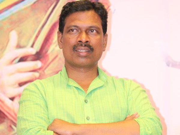 నగదు పురస్కారంతో పాటు అవార్డ్, ప్రశంసా పత్రం