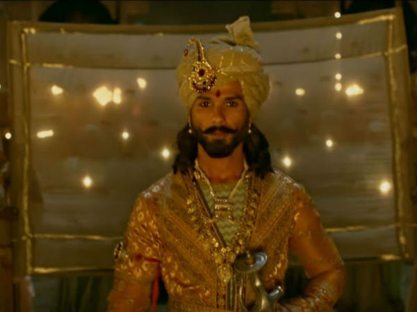 8 మంది పోలీసులు అదుపులో