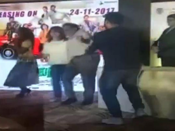 పునీత్ పాట.. అంబరీష్ స్టెప్పులు