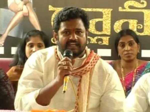 అవార్డల గురించి ప్రశ్నిస్తే