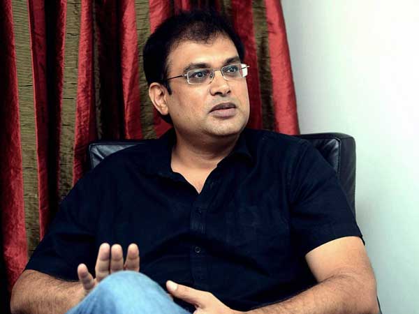 విమర్శల వర్షం