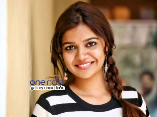 త్రివిక్రమ్ రిక్వెస్ట్ మేరకు