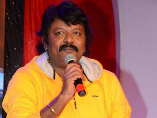 పేద విద్యార్థులను చదివిస్తున్నా