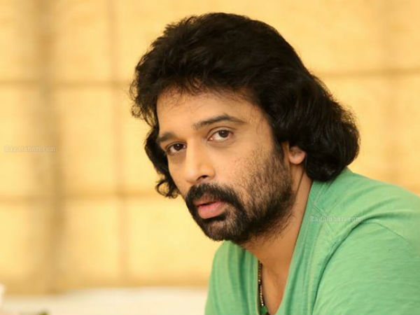 పవన్ సినిమాలకు ఓట్లు పడవు