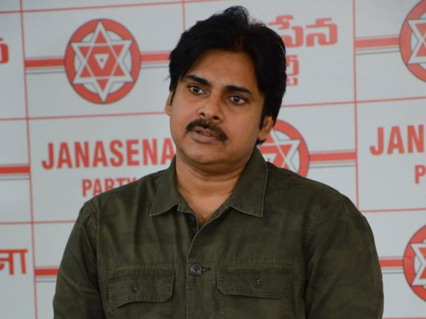 పవన్కు అనుకూలంగా నినాదాలు