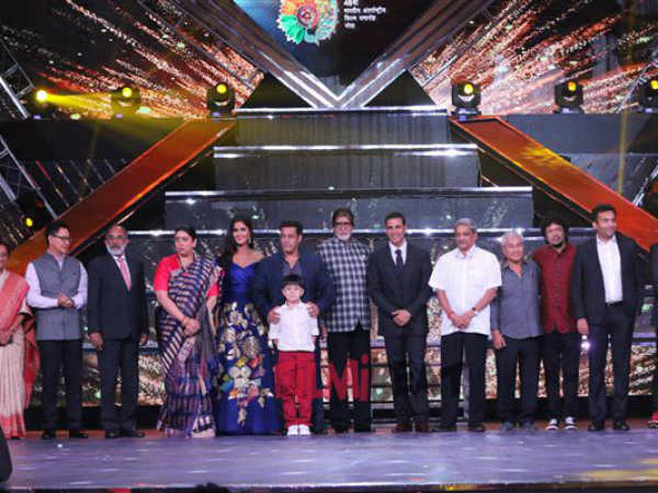 ప్రస్తుతం అమితాబ్ చేస్తున్న సినిమాలు