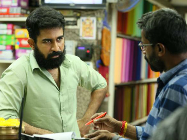 దర్శకుడు శ్రీనివాసన్ గురించి