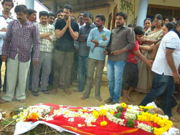 అంత్యక్రియల్లో ప్రభుదేవా