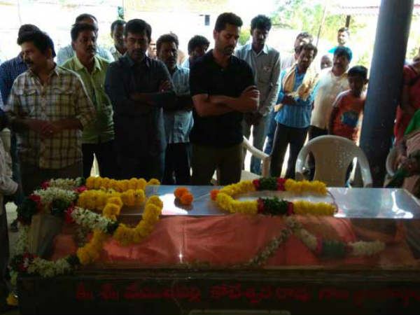 20వ ఏట నుండే..