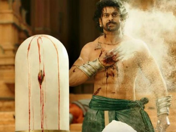 వాటర్ బాటిల్స్తో శివలింగం